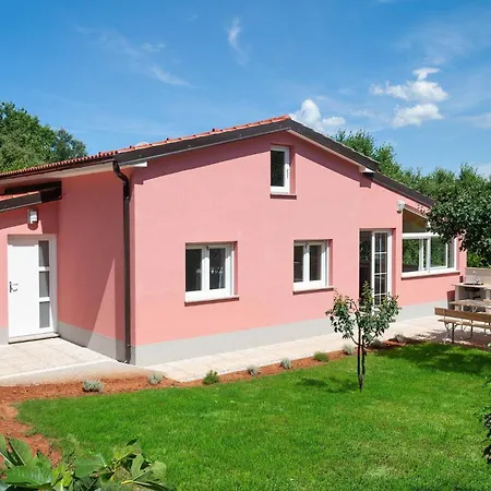 Family-friendly House With Hot Tub Banjole, Pula - 27689 * Banjole